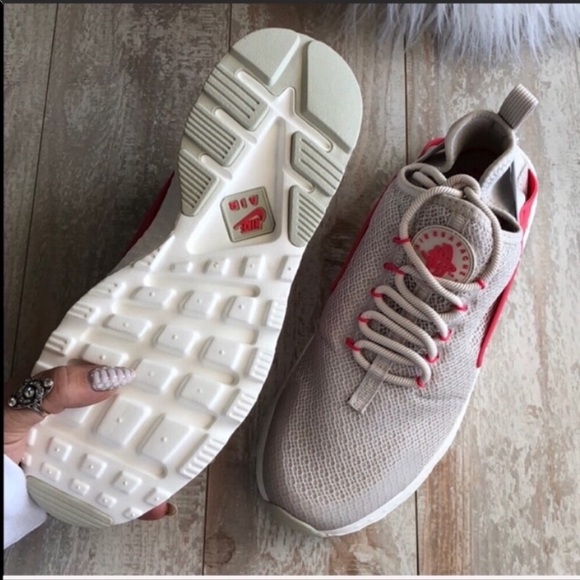 NWT Nike Huarache Run Ultra - Picture 7 of 8